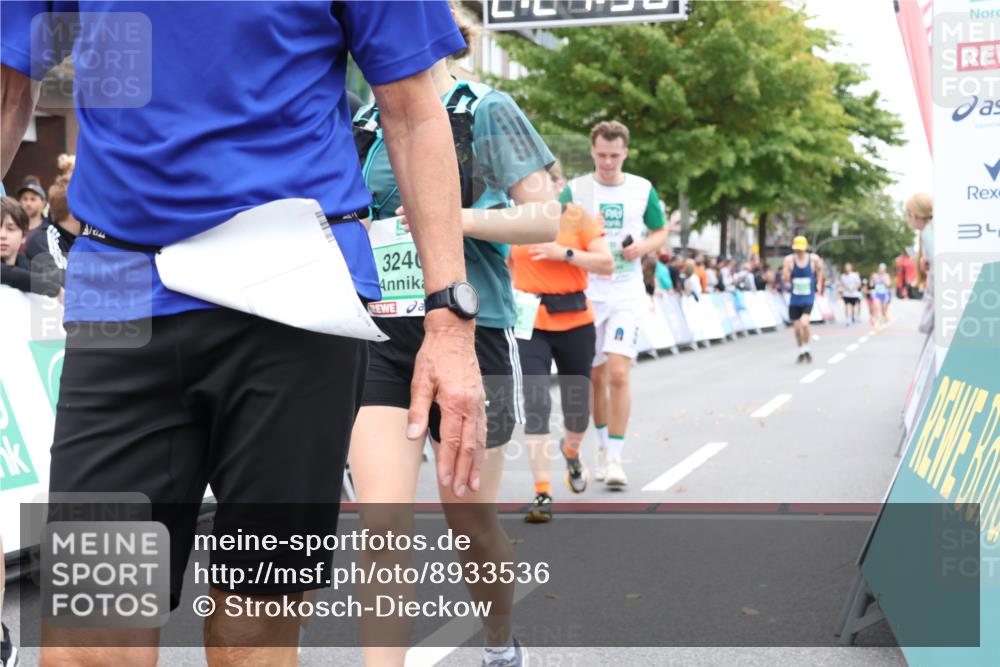 21.09.2025 - PSD Bank Halbmarathon Strokosch-Dieckow http://msf.ph/oto/8933536 21.09.2025 12:24:13 Ziel 1005, 1163, 1575, 1576, 2250, 3138, 3240, 3616 meine-sportfotos.de