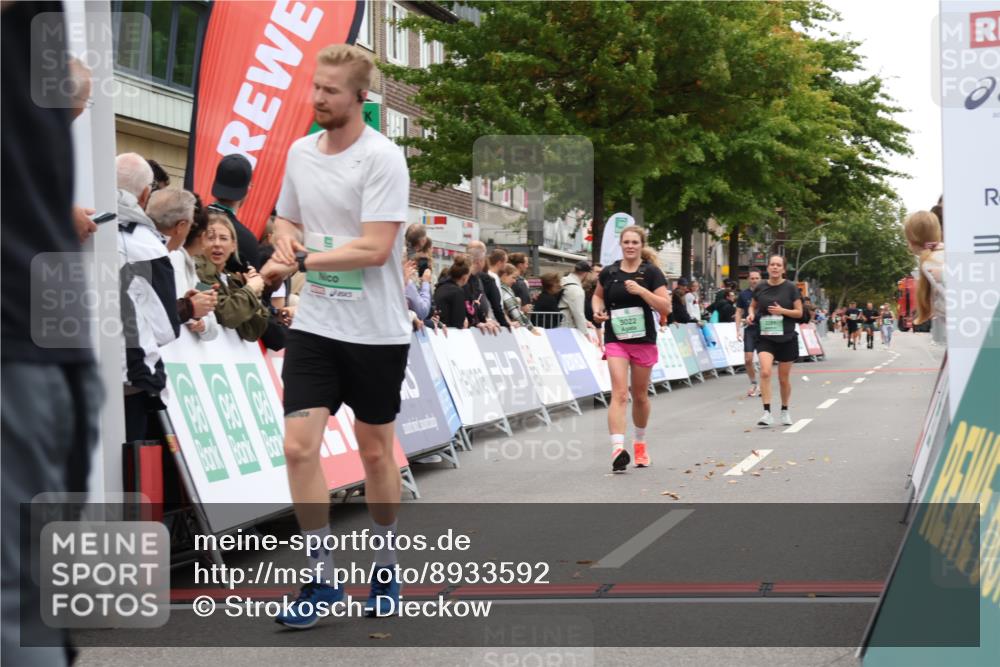21.09.2025 - PSD Bank Halbmarathon Strokosch-Dieckow http://msf.ph/oto/8933592 21.09.2025 12:24:30 Ziel 1498, 1499, 3022, 3602 meine-sportfotos.de