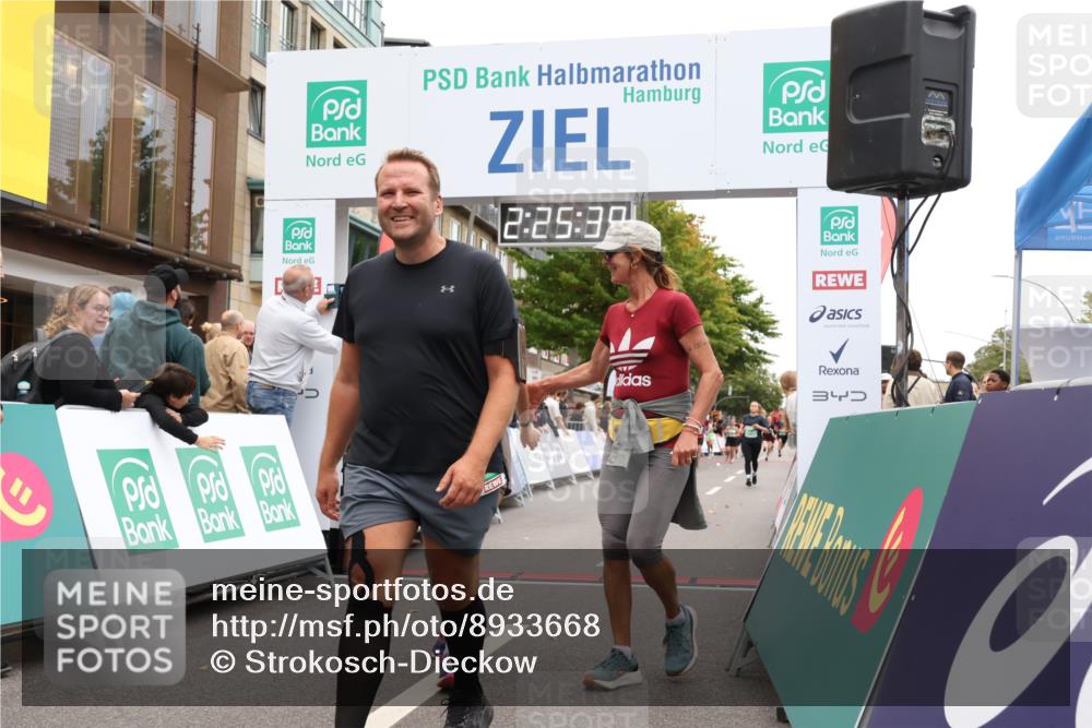 21.09.2025 - PSD Bank Halbmarathon Strokosch-Dieckow http://msf.ph/oto/8933668 21.09.2025 12:25:03 Ziel 3143, 3214, 3263, 3762 meine-sportfotos.de