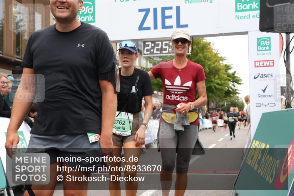 21.09.2025 - PSD Bank Halbmarathon Strokosch-Dieckow http://msf.ph/oto/8933670 21.09.2025 12:25:03 Ziel 3143, 3214, 3263, 3762 meine-sportfotos.de