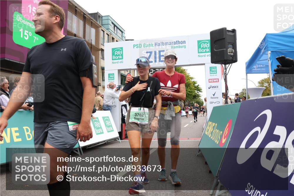 21.09.2025 - PSD Bank Halbmarathon Strokosch-Dieckow http://msf.ph/oto/8933673 21.09.2025 12:25:04 Ziel 3143, 3214, 3263, 3745, 3762 meine-sportfotos.de
