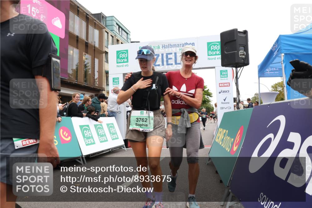 21.09.2025 - PSD Bank Halbmarathon Strokosch-Dieckow http://msf.ph/oto/8933675 21.09.2025 12:25:04 Ziel 3143, 3214, 3263, 3745, 3762 meine-sportfotos.de