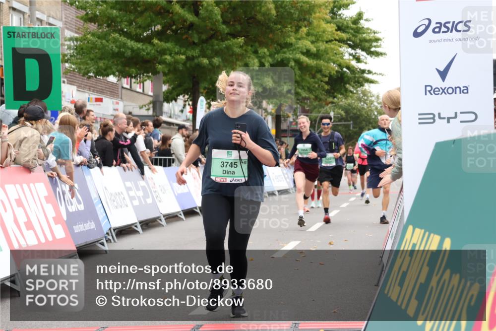 21.09.2025 - PSD Bank Halbmarathon Strokosch-Dieckow http://msf.ph/oto/8933680 21.09.2025 12:25:08 Ziel 1654, 1655, 1808, 3745, 3762, 4014 meine-sportfotos.de