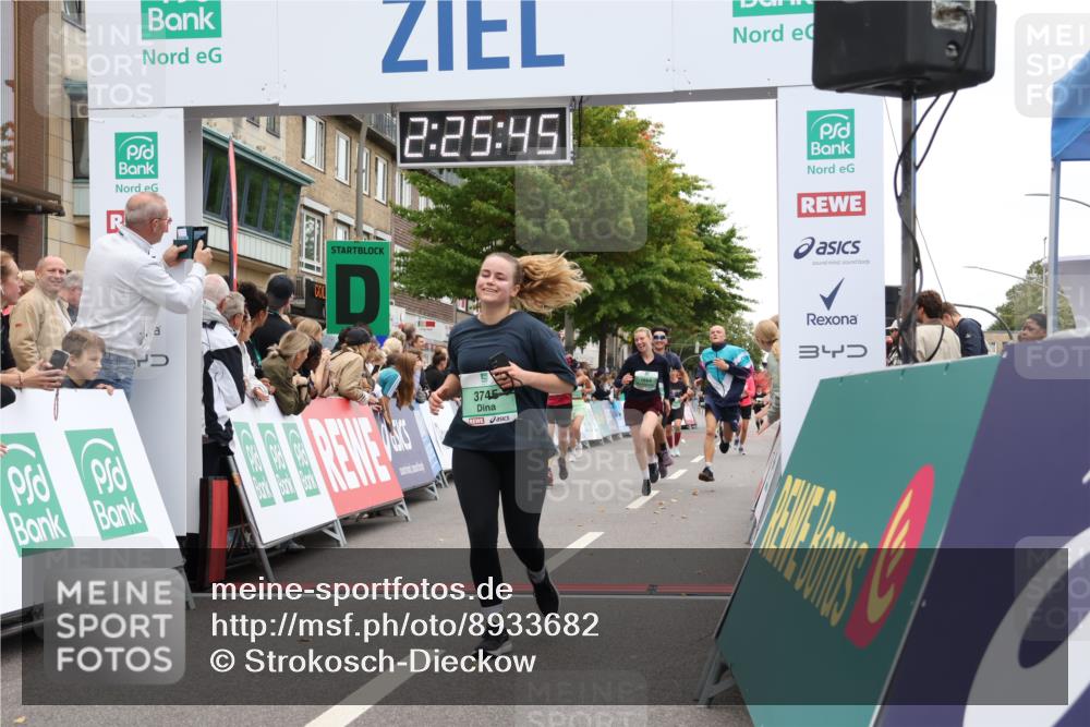 21.09.2025 - PSD Bank Halbmarathon Strokosch-Dieckow http://msf.ph/oto/8933682 21.09.2025 12:25:09 Ziel 1654, 1655, 1808, 3745, 3762, 4014 meine-sportfotos.de