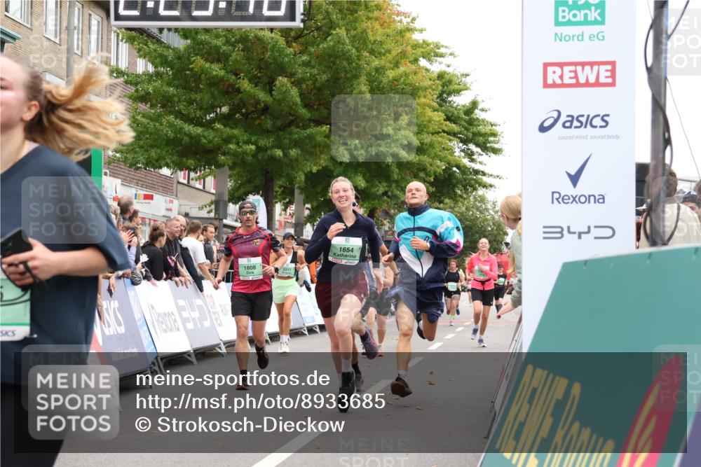 21.09.2025 - PSD Bank Halbmarathon Strokosch-Dieckow http://msf.ph/oto/8933685 21.09.2025 12:25:09 Ziel 1654, 1655, 1808, 3745, 3762, 4014 meine-sportfotos.de