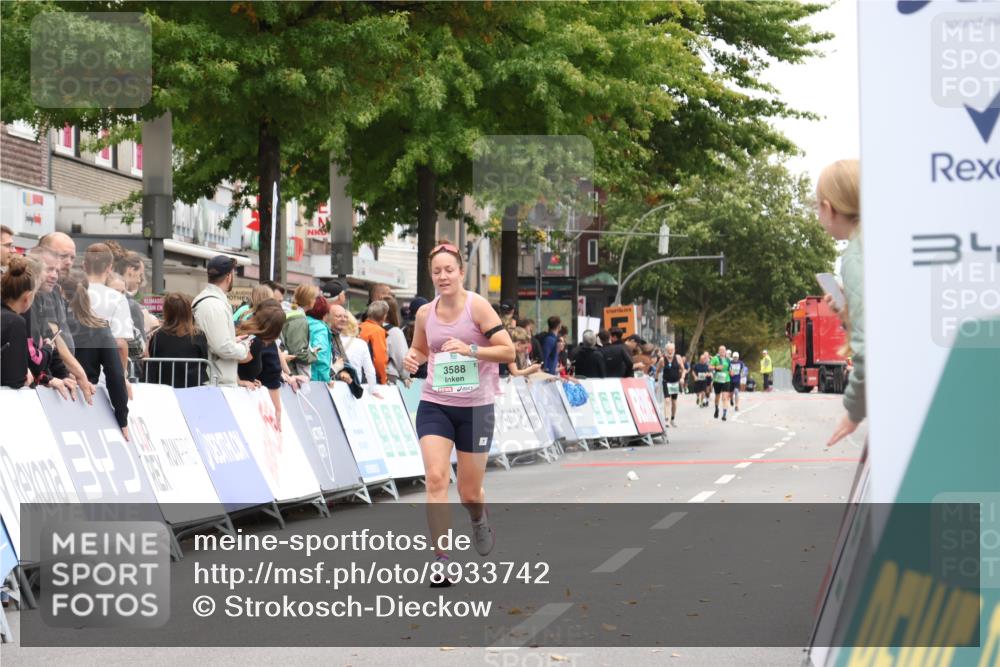 21.09.2025 - PSD Bank Halbmarathon Strokosch-Dieckow http://msf.ph/oto/8933742 21.09.2025 12:25:31 Ziel 3121, 3588, 3682 meine-sportfotos.de