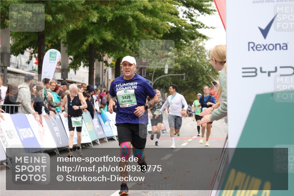 21.09.2025 - PSD Bank Halbmarathon Strokosch-Dieckow http://msf.ph/oto/8933775 21.09.2025 12:26:00 Ziel 3429, 3548 meine-sportfotos.de