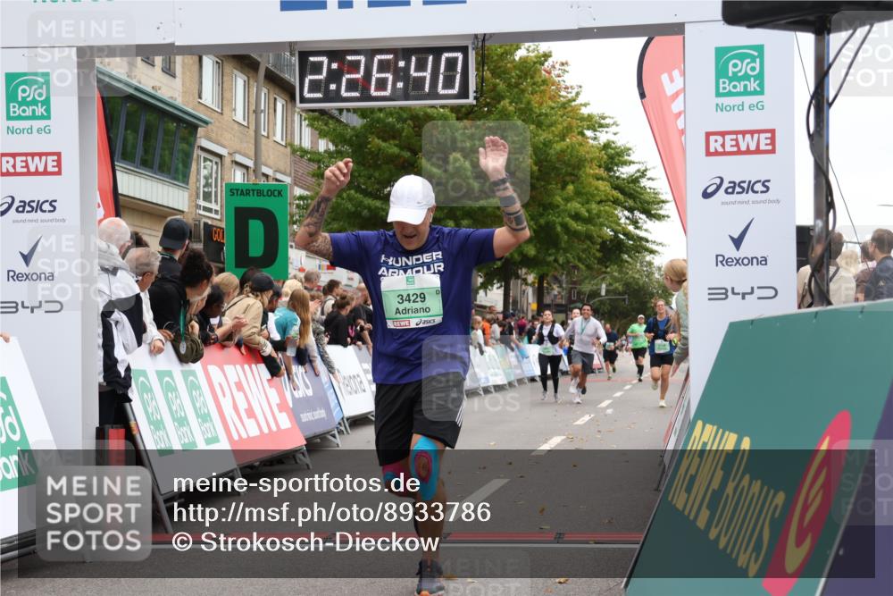 21.09.2025 - PSD Bank Halbmarathon Strokosch-Dieckow http://msf.ph/oto/8933786 21.09.2025 12:26:03 Ziel 3258, 3429, 3548 meine-sportfotos.de