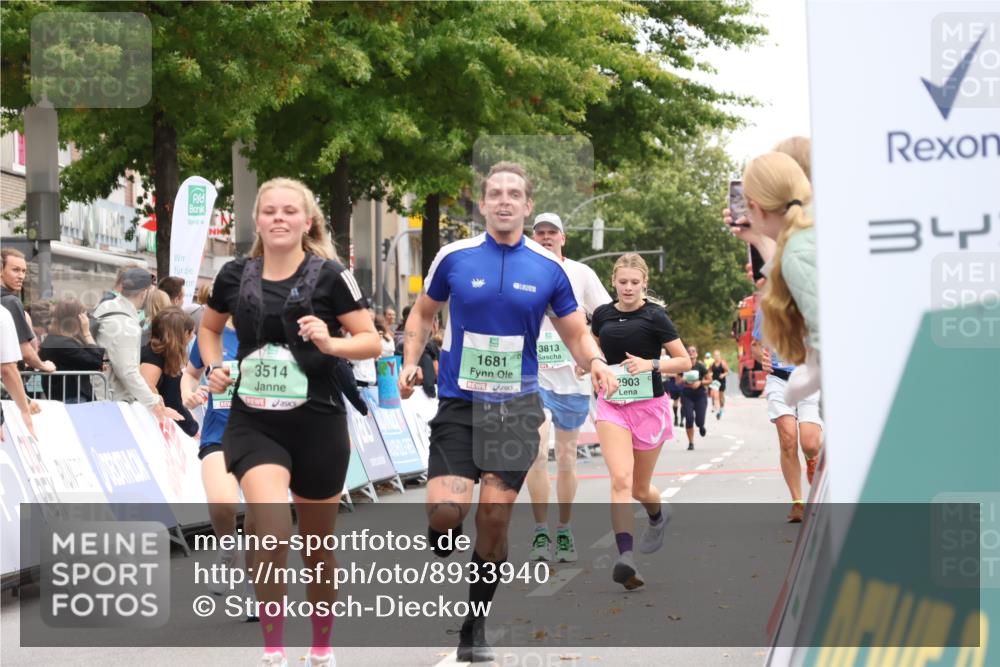 21.09.2025 - PSD Bank Halbmarathon Strokosch-Dieckow http://msf.ph/oto/8933940 21.09.2025 12:26:39 Ziel 1681, 2900, 2903, 2950, 3514, 3686 meine-sportfotos.de