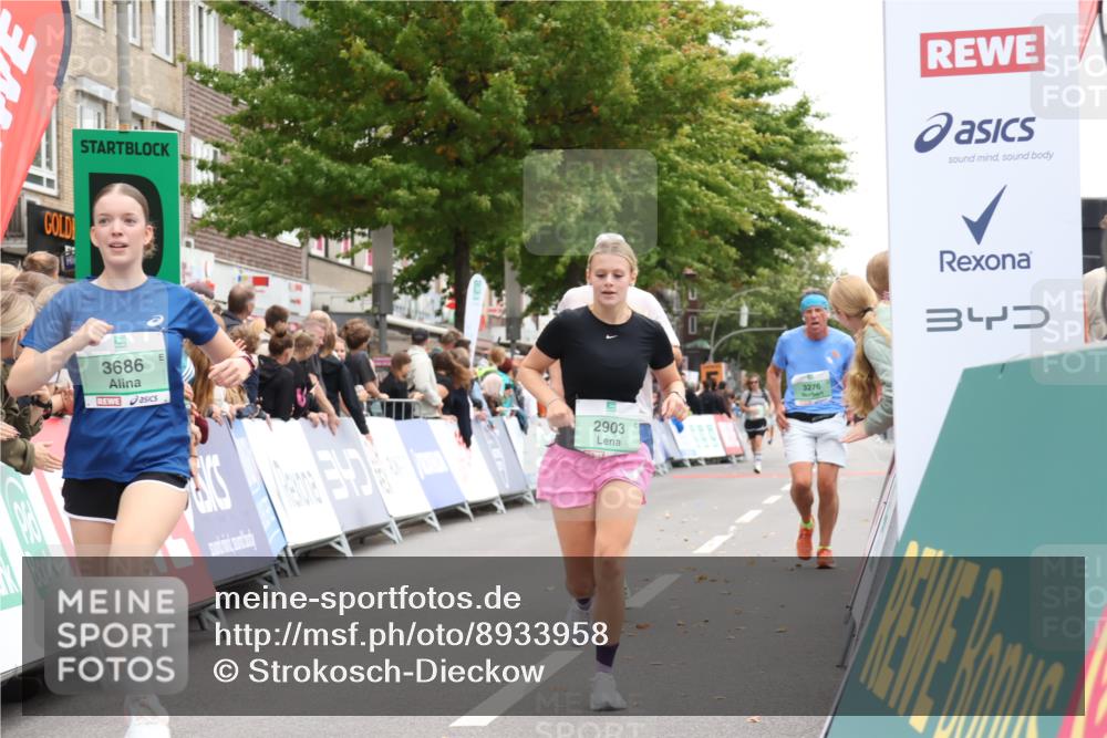 21.09.2025 - PSD Bank Halbmarathon Strokosch-Dieckow http://msf.ph/oto/8933958 21.09.2025 12:26:42 Ziel 1681, 2900, 2903, 2950, 3276, 3514, 3686, 3813 meine-sportfotos.de