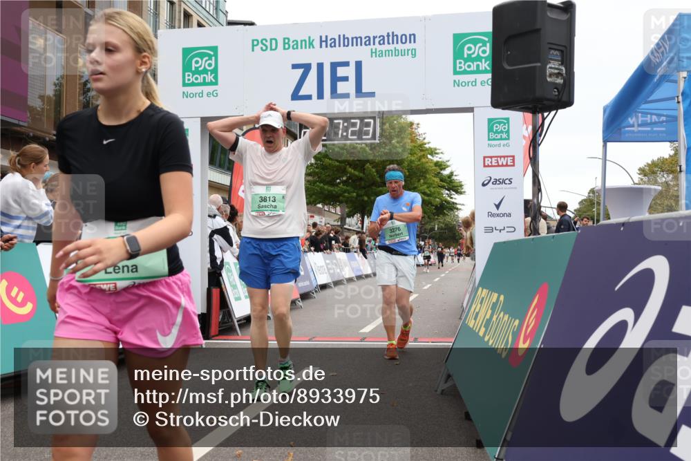 21.09.2025 - PSD Bank Halbmarathon Strokosch-Dieckow http://msf.ph/oto/8933975 21.09.2025 12:26:46 Ziel 1681, 2903, 3276, 3514, 3686, 3813 meine-sportfotos.de