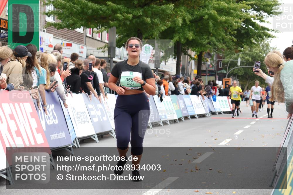 21.09.2025 - PSD Bank Halbmarathon Strokosch-Dieckow http://msf.ph/oto/8934003 21.09.2025 12:26:58 Ziel 3518, 3559 meine-sportfotos.de