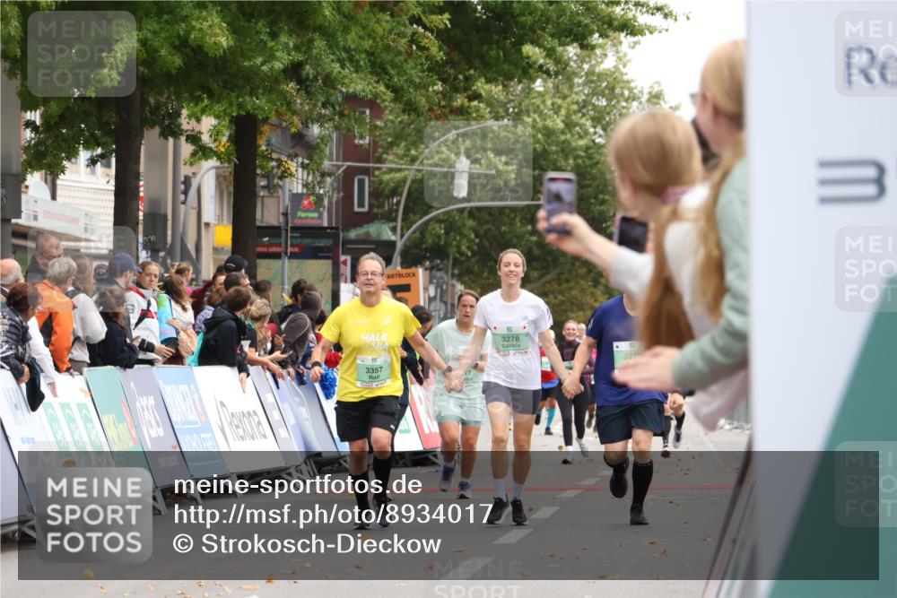 21.09.2025 - PSD Bank Halbmarathon Strokosch-Dieckow http://msf.ph/oto/8934017 21.09.2025 12:27:03 Ziel 3518, 3559 meine-sportfotos.de