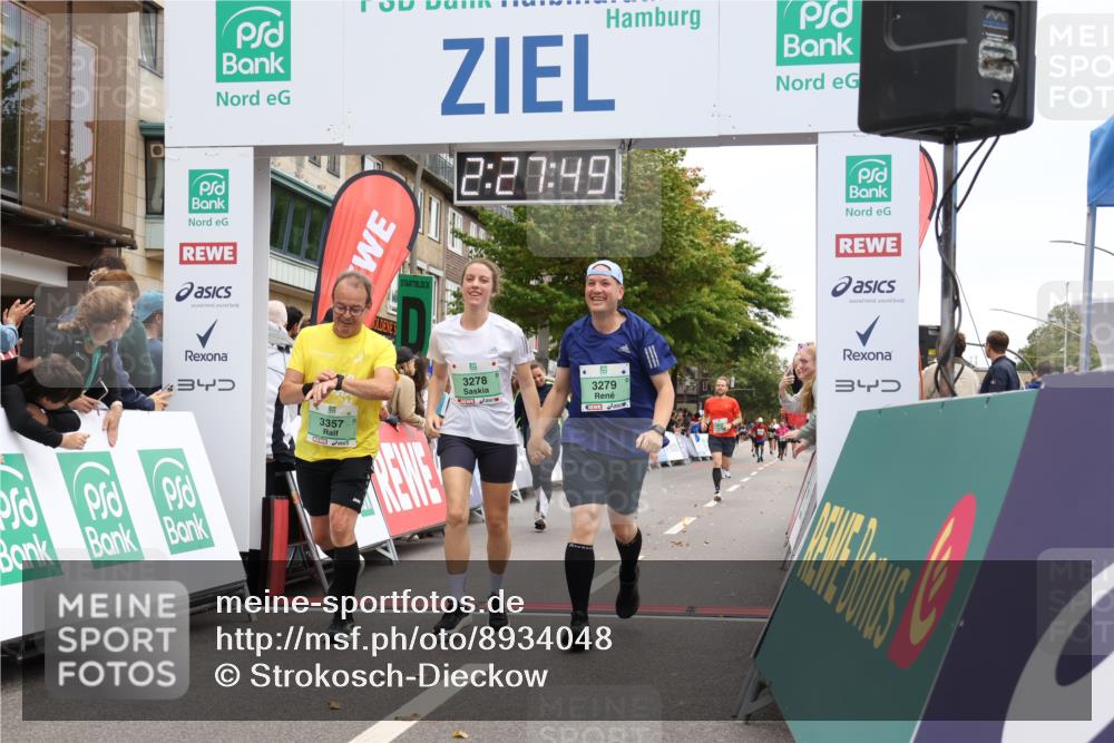 21.09.2025 - PSD Bank Halbmarathon Strokosch-Dieckow http://msf.ph/oto/8934048 21.09.2025 12:27:13 Ziel 3277, 3278, 3279, 3330, 3353, 3357, 3856 meine-sportfotos.de