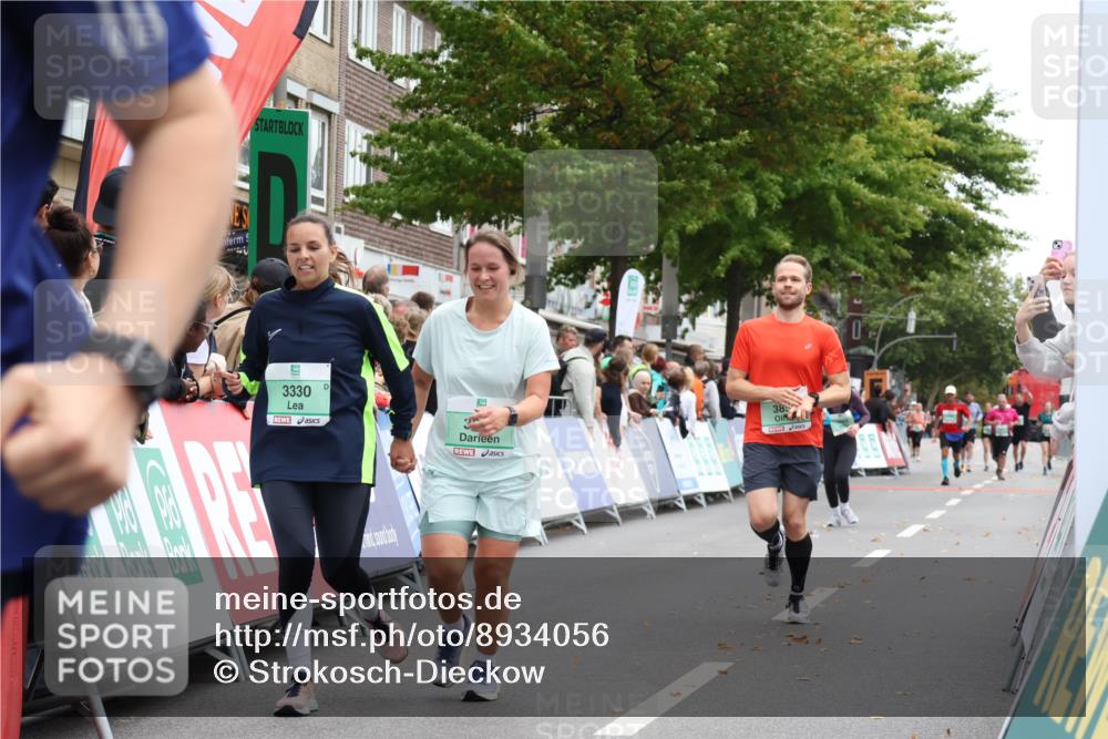 21.09.2025 - PSD Bank Halbmarathon Strokosch-Dieckow http://msf.ph/oto/8934056 21.09.2025 12:27:15 Ziel 3277, 3278, 3279, 3330, 3353, 3357, 3856 meine-sportfotos.de