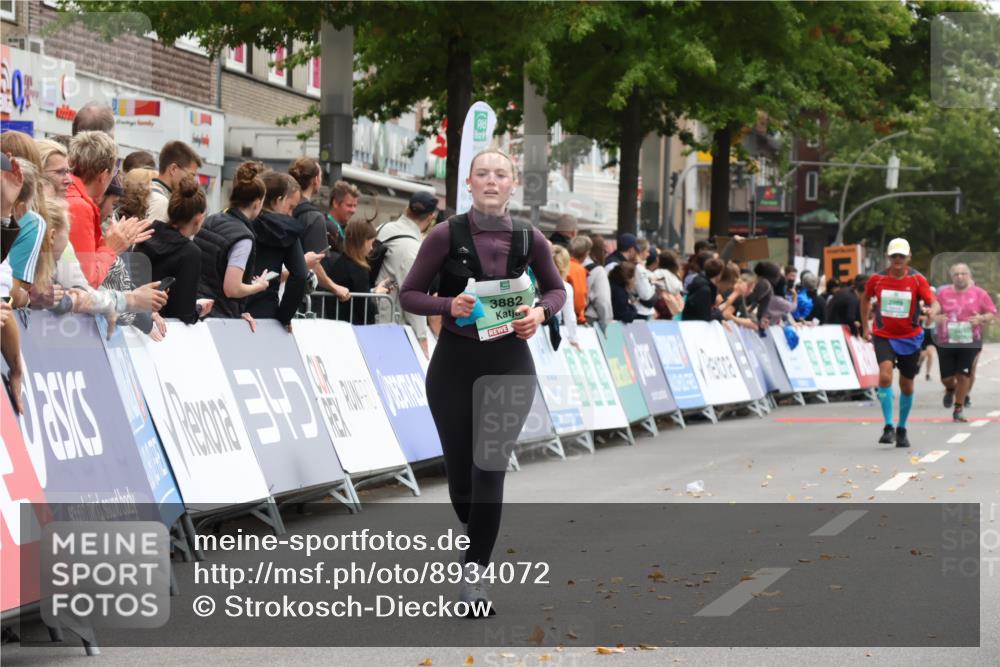 21.09.2025 - PSD Bank Halbmarathon Strokosch-Dieckow http://msf.ph/oto/8934072 21.09.2025 12:27:19 Ziel 3277, 3278, 3279, 3330, 3357, 3856, 3882 meine-sportfotos.de
