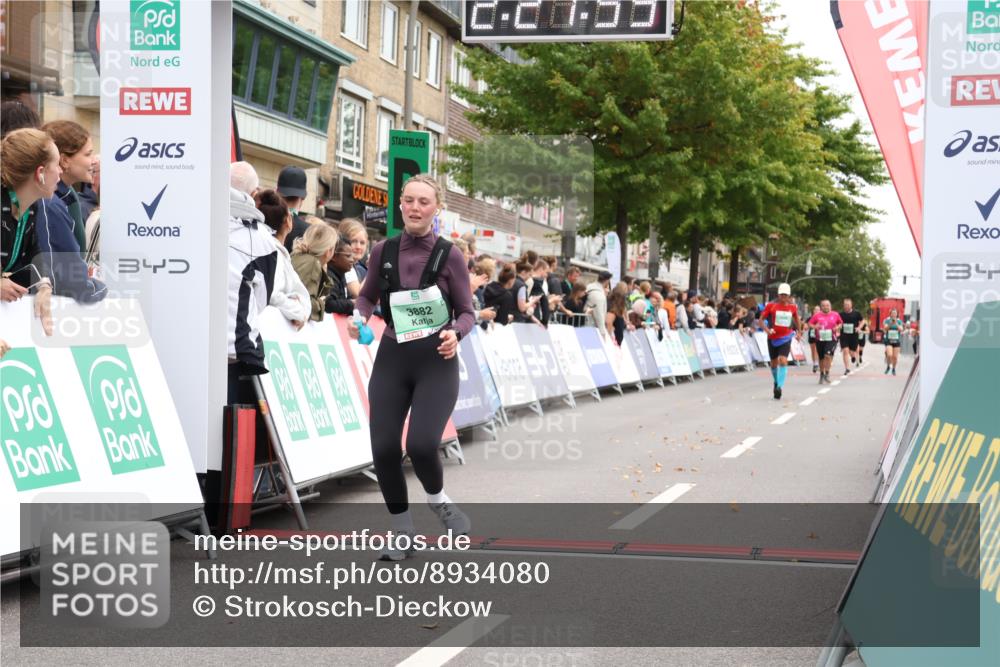 21.09.2025 - PSD Bank Halbmarathon Strokosch-Dieckow http://msf.ph/oto/8934080 21.09.2025 12:27:22 Ziel 3277, 3330, 3856, 3882 meine-sportfotos.de