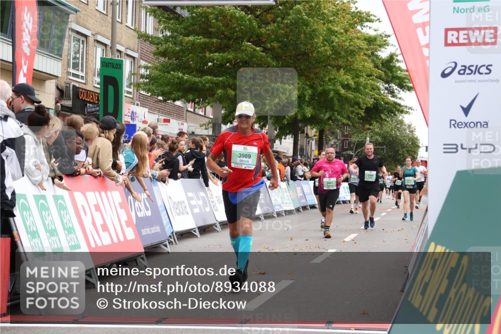 21.09.2025 - PSD Bank Halbmarathon Strokosch-Dieckow http://msf.ph/oto/8934088 21.09.2025 12:27:27 Ziel 3882, 3989 meine-sportfotos.de