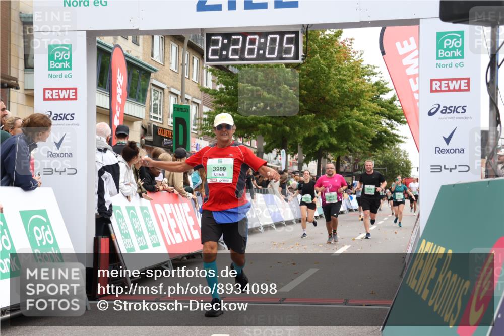 21.09.2025 - PSD Bank Halbmarathon Strokosch-Dieckow http://msf.ph/oto/8934098 21.09.2025 12:27:29 Ziel 1269, 1270, 3451, 3882, 3989 meine-sportfotos.de