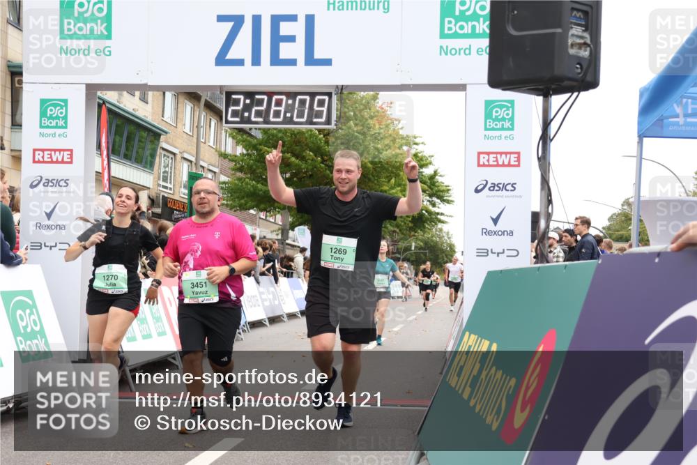 21.09.2025 - PSD Bank Halbmarathon Strokosch-Dieckow http://msf.ph/oto/8934121 21.09.2025 12:27:33 Ziel 1269, 1270, 3451, 3661, 3989 meine-sportfotos.de