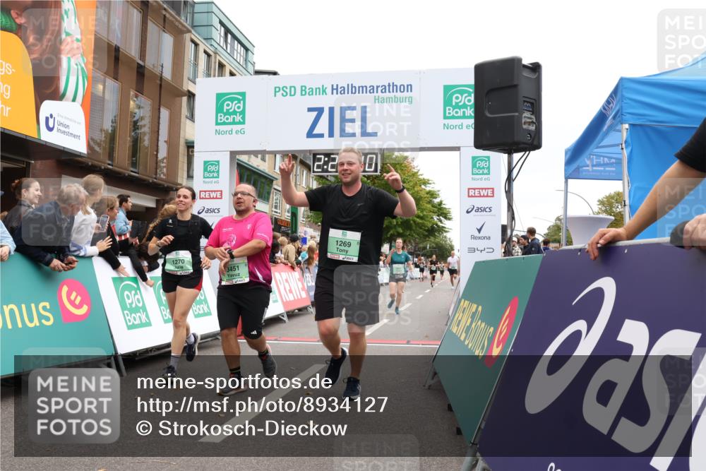 21.09.2025 - PSD Bank Halbmarathon Strokosch-Dieckow http://msf.ph/oto/8934127 21.09.2025 12:27:33 Ziel 1269, 1270, 3451, 3661, 3989 meine-sportfotos.de