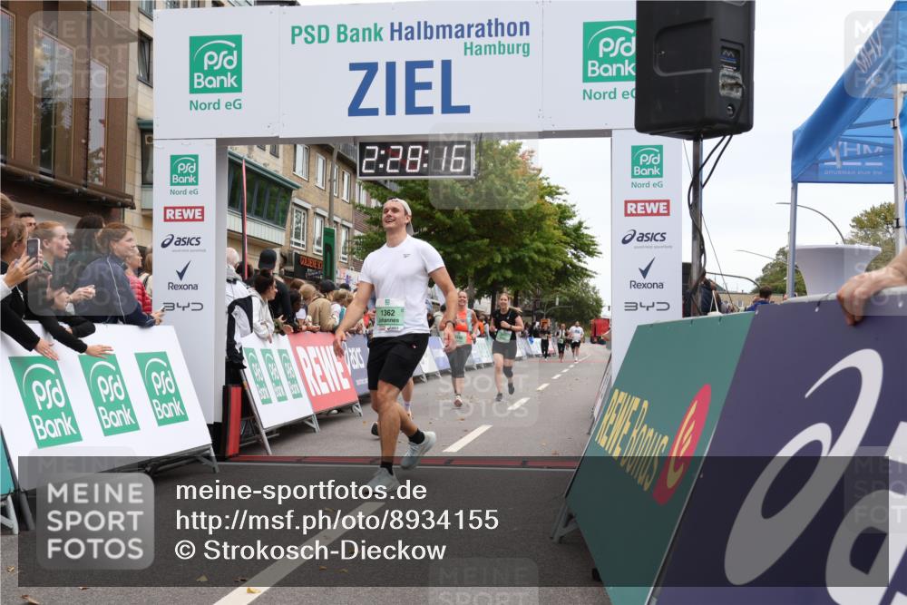 21.09.2025 - PSD Bank Halbmarathon Strokosch-Dieckow http://msf.ph/oto/8934155 21.09.2025 12:27:40 Ziel 1269, 1270, 1362, 3451, 3457, 3490, 3661, 3845 meine-sportfotos.de