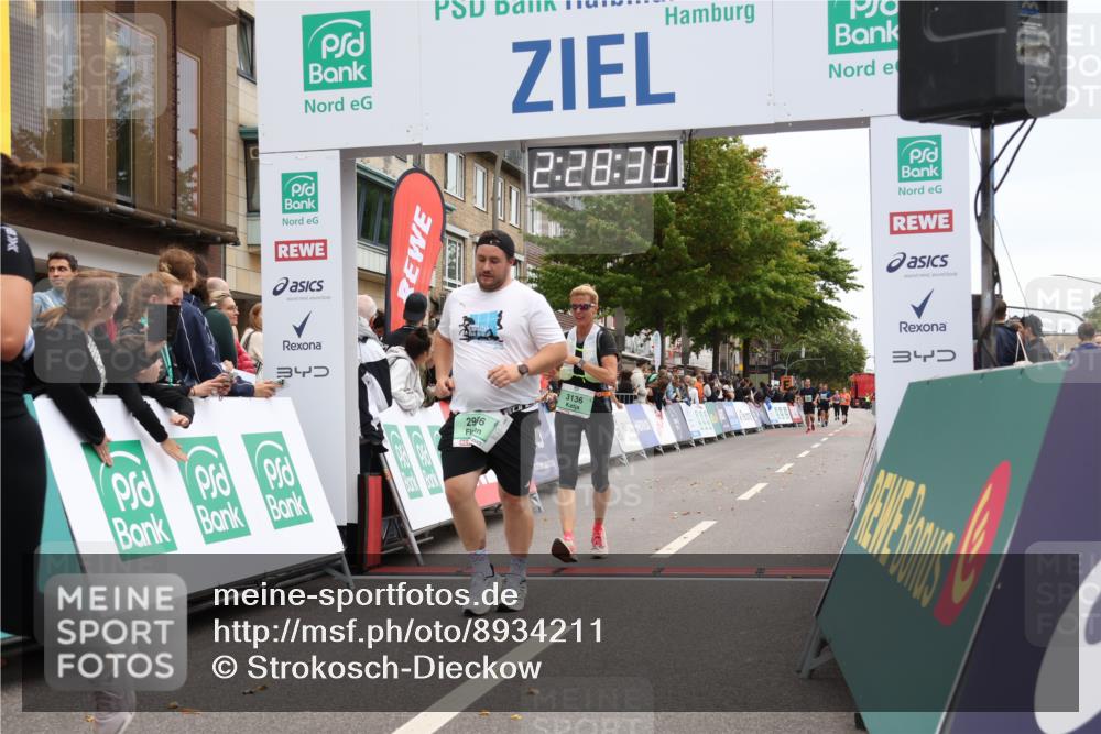 21.09.2025 - PSD Bank Halbmarathon Strokosch-Dieckow http://msf.ph/oto/8934211 21.09.2025 12:27:53 Ziel 2906, 3136, 3472, 3538 meine-sportfotos.de