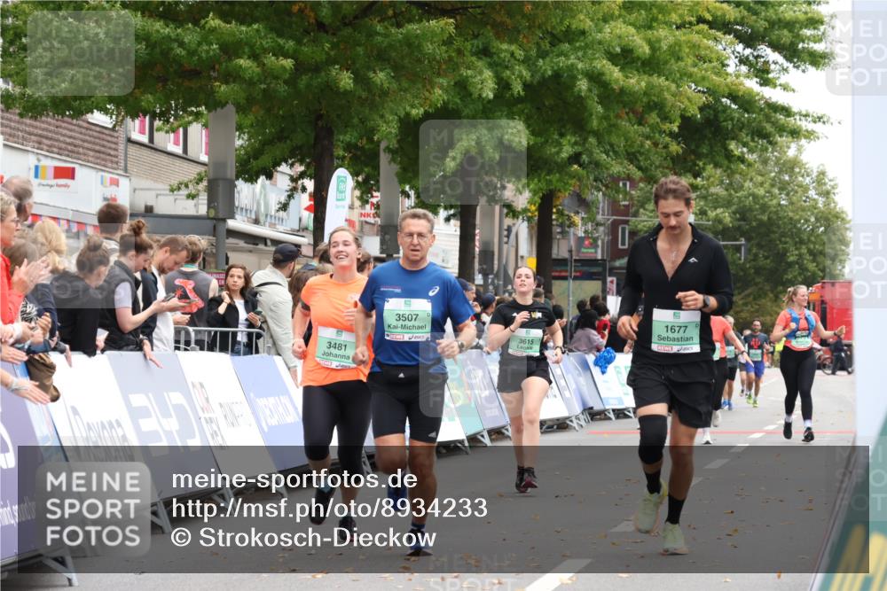 21.09.2025 - PSD Bank Halbmarathon Strokosch-Dieckow http://msf.ph/oto/8934233 21.09.2025 12:28:09 Ziel 1677, 3481, 3507, 3594 meine-sportfotos.de