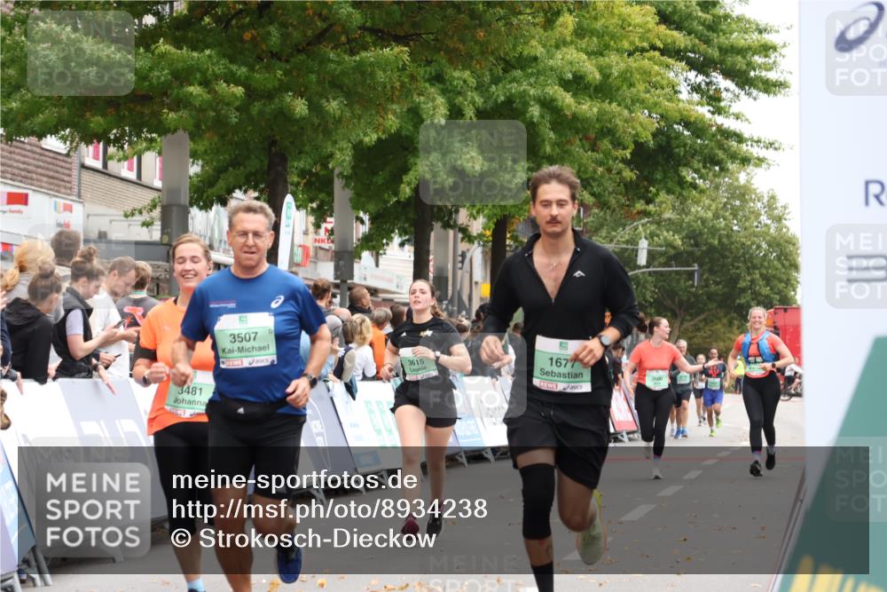 21.09.2025 - PSD Bank Halbmarathon Strokosch-Dieckow http://msf.ph/oto/8934238 21.09.2025 12:28:10 Ziel 1677, 3481, 3507, 3594, 3615 meine-sportfotos.de