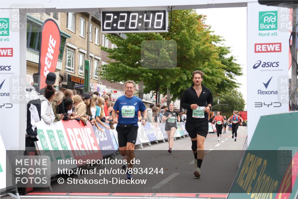21.09.2025 - PSD Bank Halbmarathon Strokosch-Dieckow http://msf.ph/oto/8934244 21.09.2025 12:28:11 Ziel 1677, 3481, 3507, 3594, 3615 meine-sportfotos.de