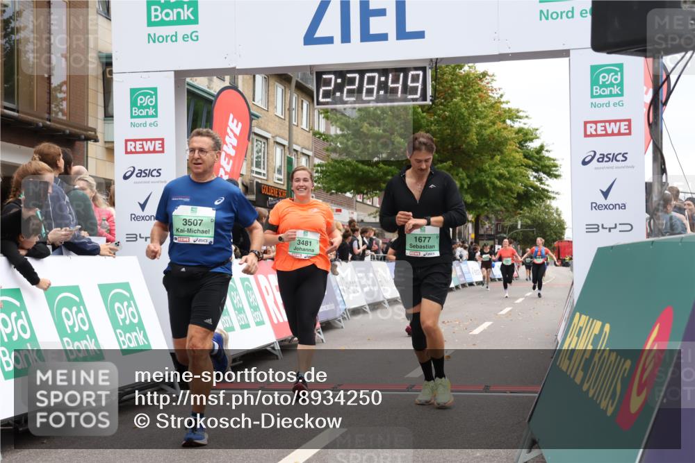 21.09.2025 - PSD Bank Halbmarathon Strokosch-Dieckow http://msf.ph/oto/8934250 21.09.2025 12:28:12 Ziel 1677, 3481, 3507, 3594, 3615 meine-sportfotos.de