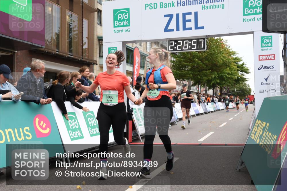 21.09.2025 - PSD Bank Halbmarathon Strokosch-Dieckow http://msf.ph/oto/8934289 21.09.2025 12:28:20 Ziel 1677, 3478, 3481, 3600, 3615, 3658 meine-sportfotos.de