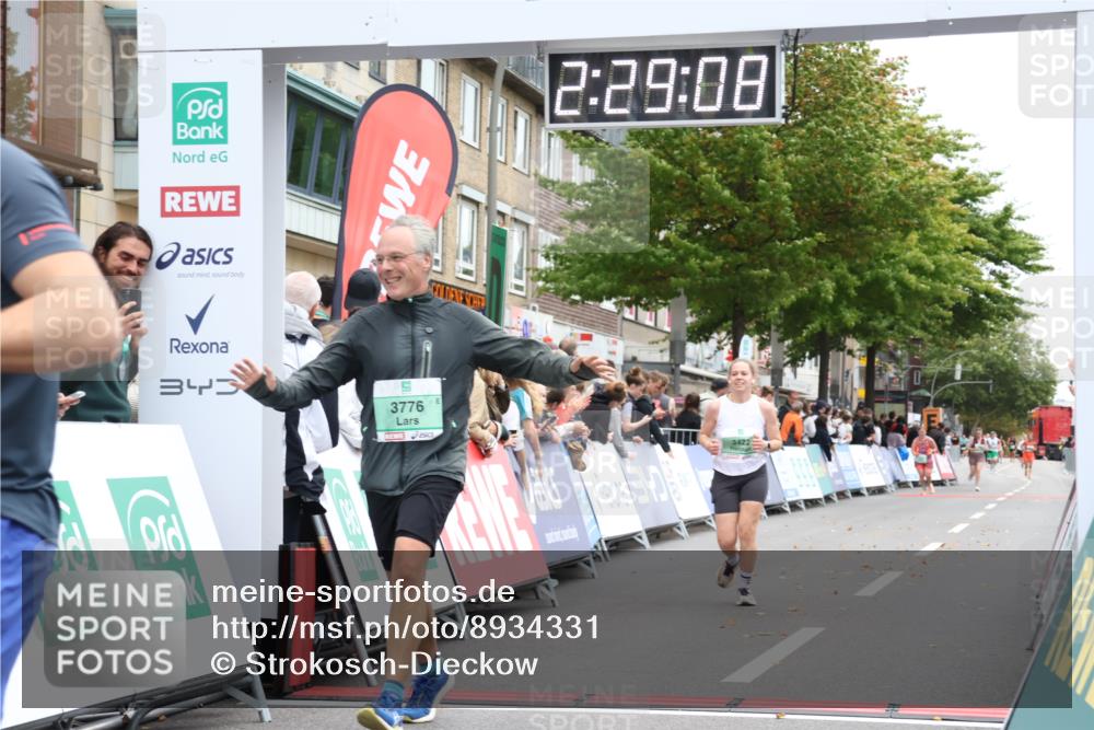 21.09.2025 - PSD Bank Halbmarathon Strokosch-Dieckow http://msf.ph/oto/8934331 21.09.2025 12:28:31 Ziel 2726, 3000, 3422, 3776 meine-sportfotos.de