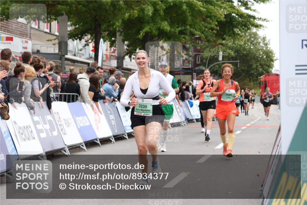 21.09.2025 - PSD Bank Halbmarathon Strokosch-Dieckow http://msf.ph/oto/8934377 21.09.2025 12:28:54 Ziel 1065, 1597, 3239, 3557 meine-sportfotos.de