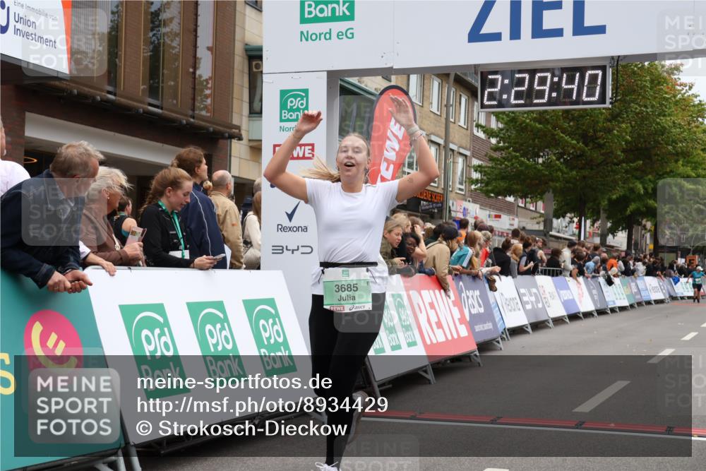 21.09.2025 - PSD Bank Halbmarathon Strokosch-Dieckow http://msf.ph/oto/8934429 21.09.2025 12:29:03 Ziel 1065, 1573, 3239, 3684, 3685 meine-sportfotos.de