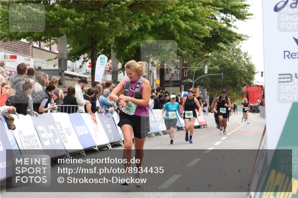 21.09.2025 - PSD Bank Halbmarathon Strokosch-Dieckow http://msf.ph/oto/8934435 21.09.2025 12:29:09 Ziel 3633, 3685 meine-sportfotos.de