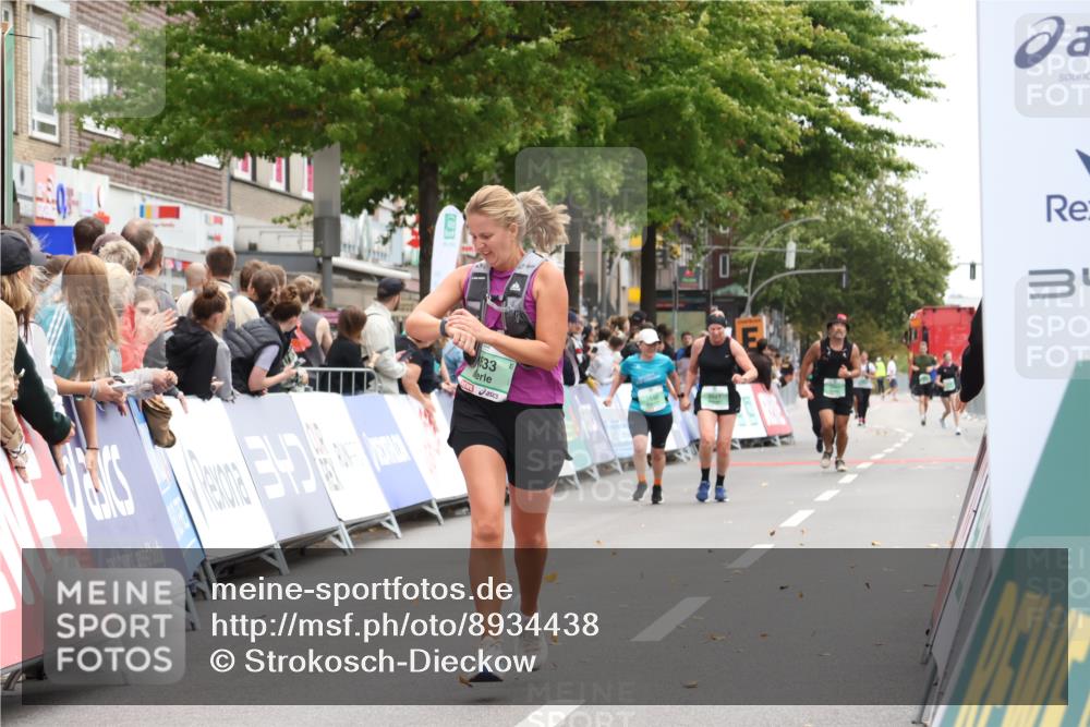 21.09.2025 - PSD Bank Halbmarathon Strokosch-Dieckow http://msf.ph/oto/8934438 21.09.2025 12:29:10 Ziel 3633, 3685 meine-sportfotos.de