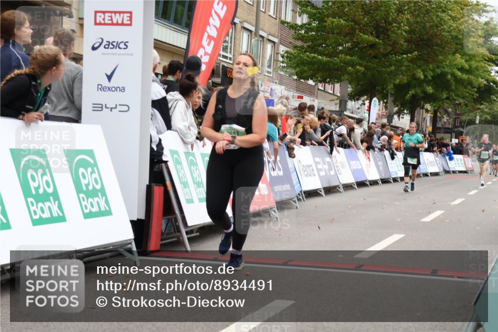 21.09.2025 - PSD Bank Halbmarathon Strokosch-Dieckow http://msf.ph/oto/8934491 21.09.2025 12:29:24 Ziel 1652, 3527, 3880, 3981 meine-sportfotos.de