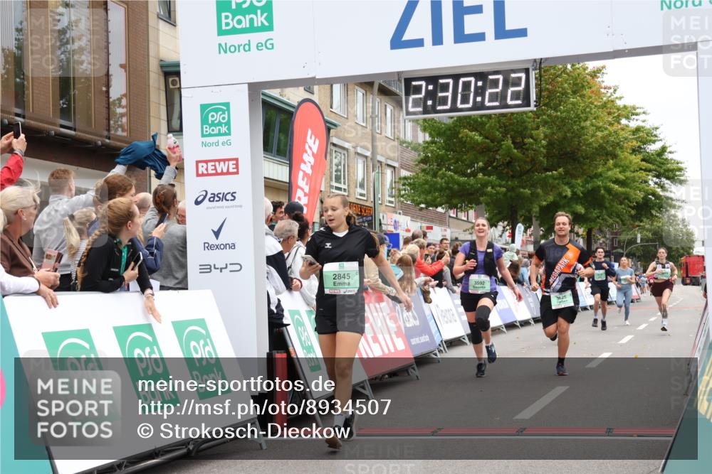 21.09.2025 - PSD Bank Halbmarathon Strokosch-Dieckow http://msf.ph/oto/8934507 21.09.2025 12:29:46 Ziel 1678, 2845, 3592, 3614, 3625, 3741 meine-sportfotos.de