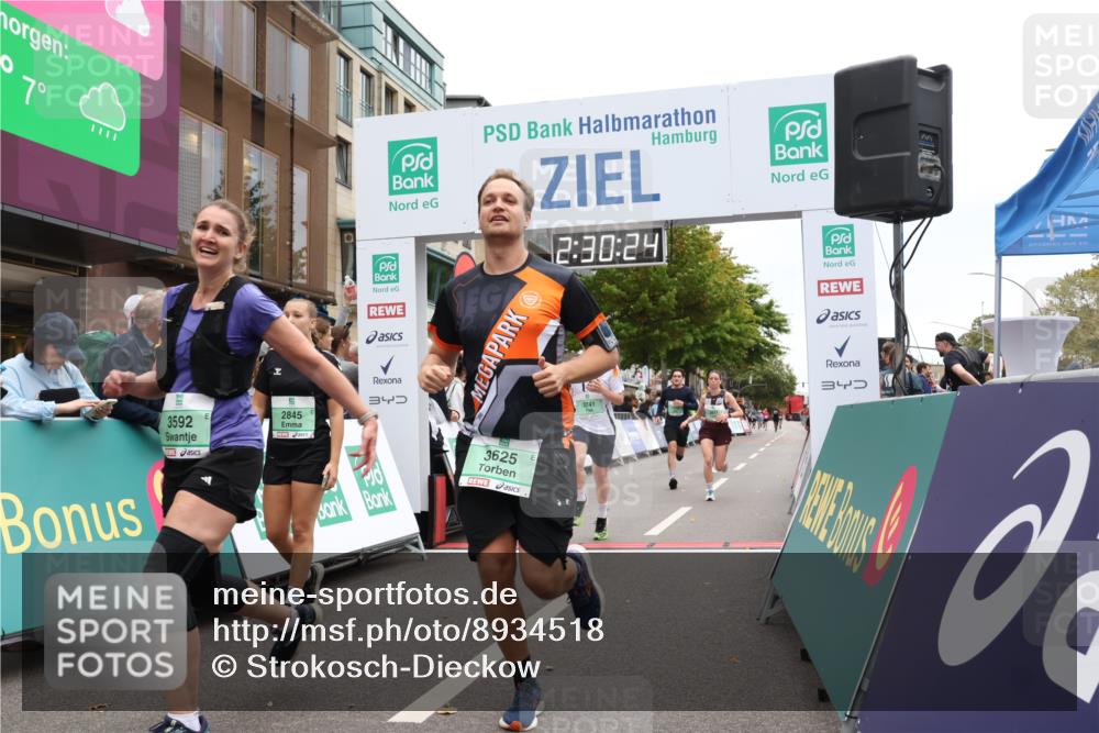 21.09.2025 - PSD Bank Halbmarathon Strokosch-Dieckow http://msf.ph/oto/8934518 21.09.2025 12:29:48 Ziel 1244, 1678, 2845, 3592, 3614, 3625, 3741 meine-sportfotos.de