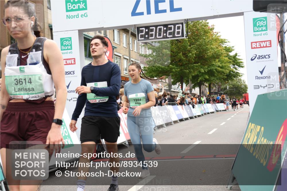 21.09.2025 - PSD Bank Halbmarathon Strokosch-Dieckow http://msf.ph/oto/8934539 21.09.2025 12:29:52 Ziel 1244, 1678, 2845, 3592, 3614, 3625, 3741 meine-sportfotos.de