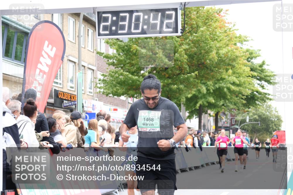 21.09.2025 - PSD Bank Halbmarathon Strokosch-Dieckow http://msf.ph/oto/8934544 21.09.2025 12:30:05 Ziel 1467, 1468 meine-sportfotos.de