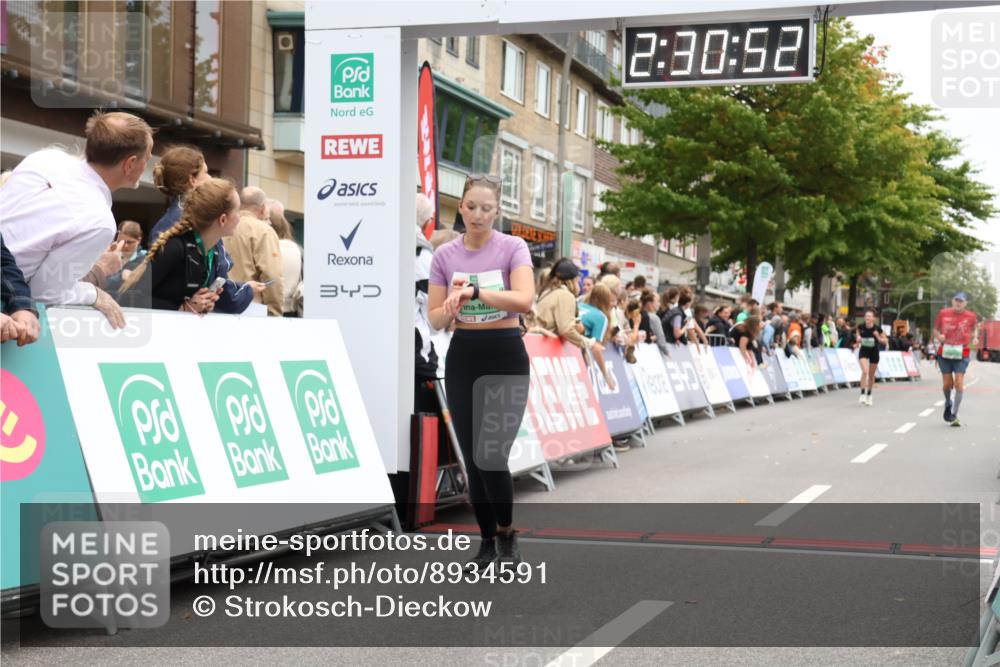 21.09.2025 - PSD Bank Halbmarathon Strokosch-Dieckow http://msf.ph/oto/8934591 21.09.2025 12:30:16 Ziel 1030, 2667, 3287, 3351 meine-sportfotos.de