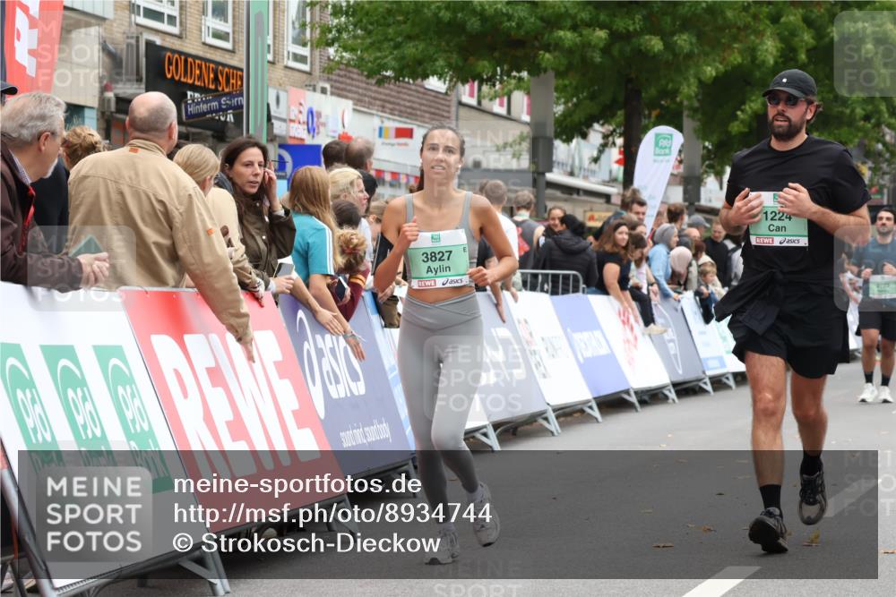 21.09.2025 - PSD Bank Halbmarathon Strokosch-Dieckow http://msf.ph/oto/8934744 21.09.2025 12:31:15 Ziel 1224, 3581, 3827 meine-sportfotos.de