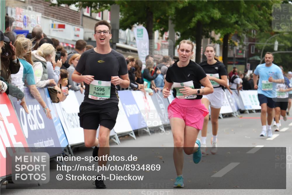 21.09.2025 - PSD Bank Halbmarathon Strokosch-Dieckow http://msf.ph/oto/8934869 21.09.2025 12:32:11 Ziel 1595, 1596, 3789 meine-sportfotos.de