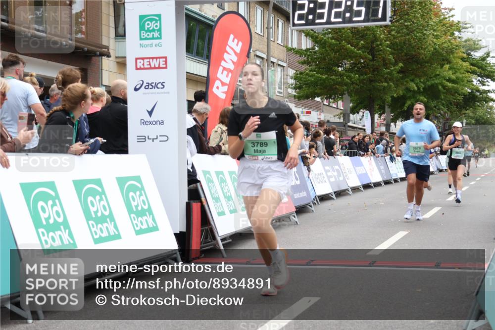 21.09.2025 - PSD Bank Halbmarathon Strokosch-Dieckow http://msf.ph/oto/8934891 21.09.2025 12:32:15 Ziel 1595, 1596, 2679, 3316, 3789, 3994 meine-sportfotos.de