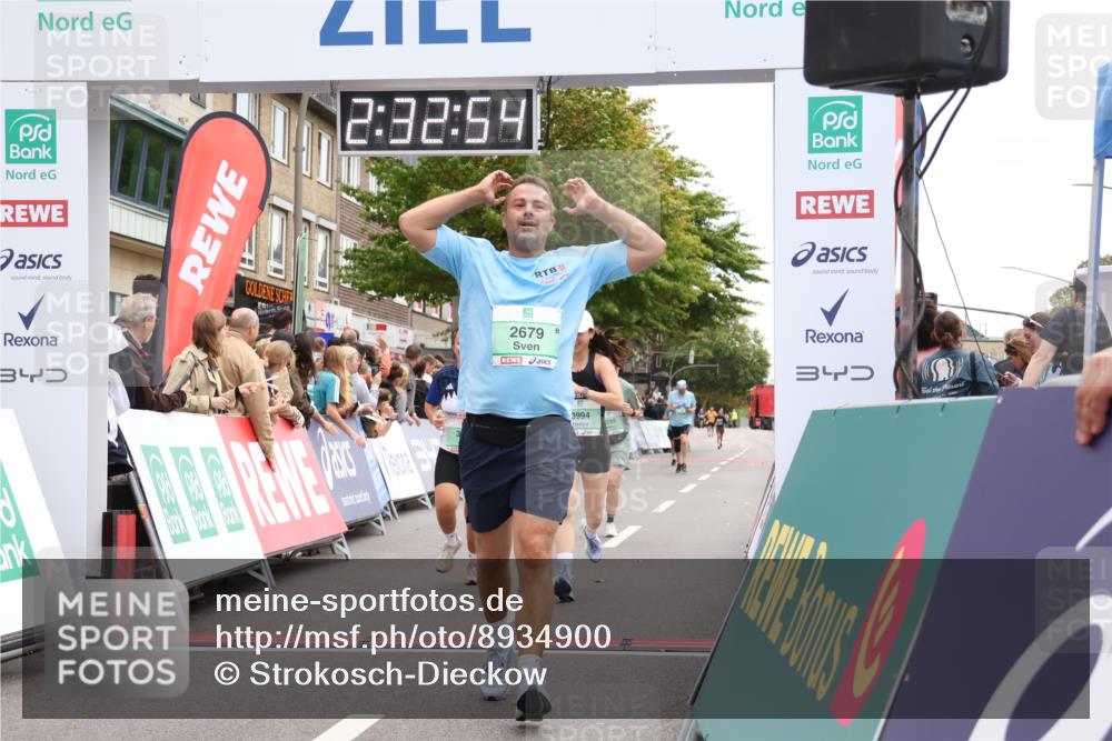 21.09.2025 - PSD Bank Halbmarathon Strokosch-Dieckow http://msf.ph/oto/8934900 21.09.2025 12:32:18 Ziel 1595, 1596, 2679, 3289, 3316, 3789, 3994 meine-sportfotos.de