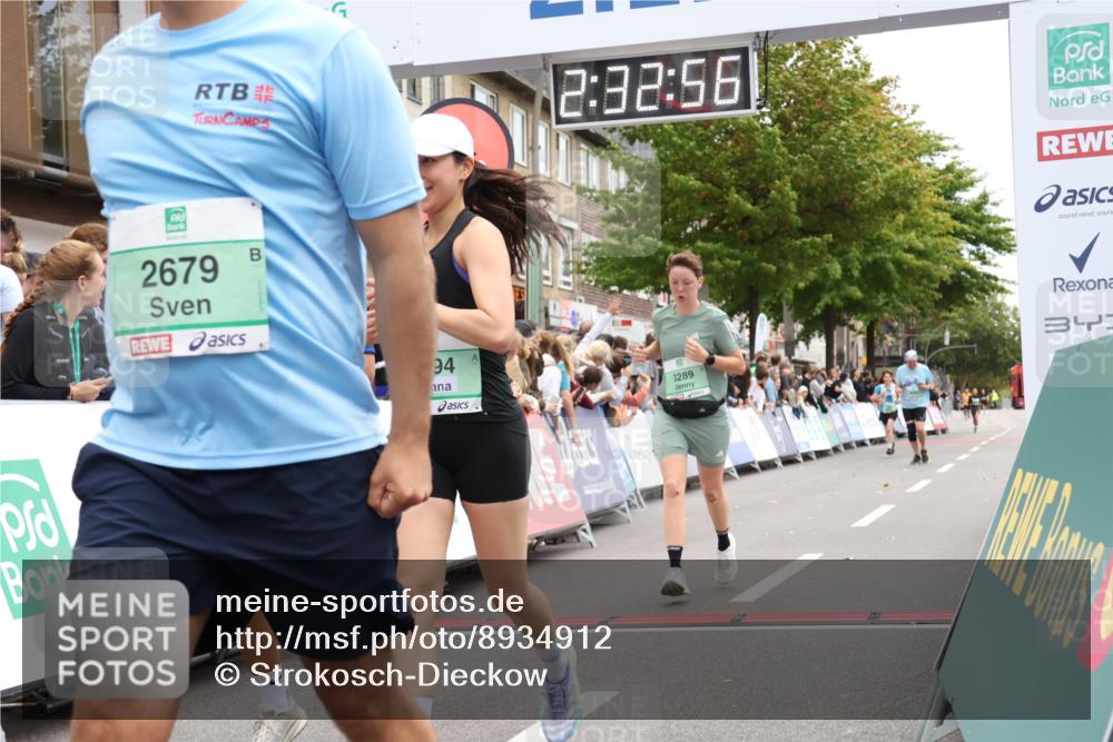 21.09.2025 - PSD Bank Halbmarathon Strokosch-Dieckow http://msf.ph/oto/8934912 21.09.2025 12:32:20 Ziel 1595, 1596, 2679, 3289, 3316, 3789, 3994 meine-sportfotos.de