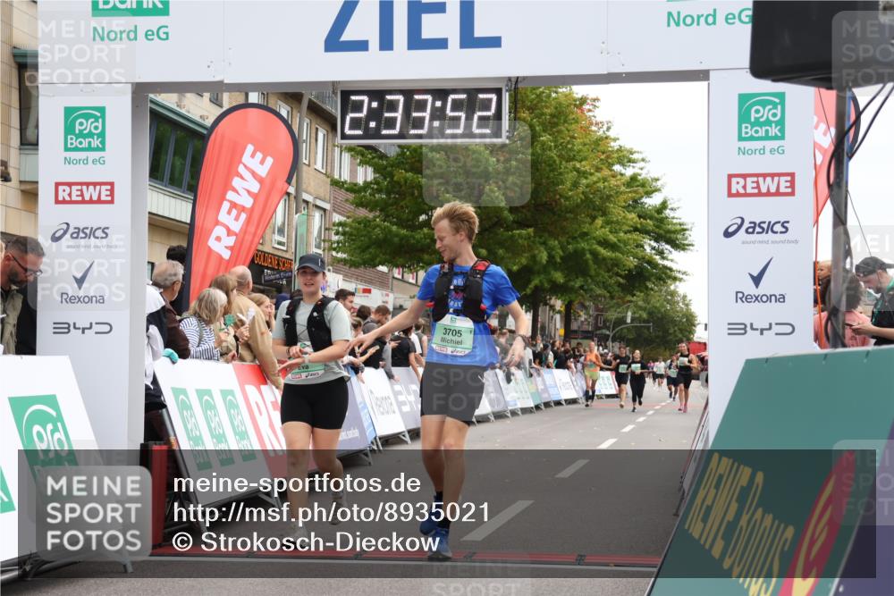 21.09.2025 - PSD Bank Halbmarathon Strokosch-Dieckow http://msf.ph/oto/8935021 21.09.2025 12:33:16 Ziel 3691, 3705 meine-sportfotos.de