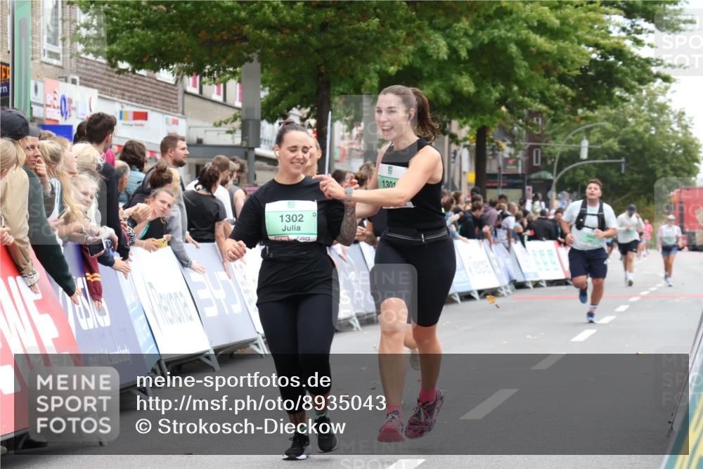21.09.2025 - PSD Bank Halbmarathon Strokosch-Dieckow http://msf.ph/oto/8935043 21.09.2025 12:33:24 Ziel 1301, 1302, 3250, 3370 meine-sportfotos.de
